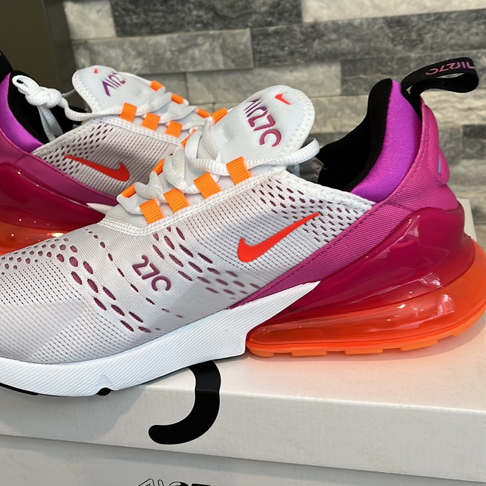 🌸New Arrival🌸Nike Air Max 270 women’s sneakers - Picture 2 of 6